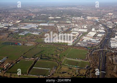 Vue aérienne de Nottingham en face de l'A52 Clifton Boulevard Dave Eastwood Sports Ground Lenton Lane Industrial Estate vers Université Banque D'Images