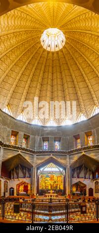 NAZARETH, ISRAËL, 13 SEPTEMBRE 2018 : intérieur de la basilique de l'annonciateur à Nazareth, Israël Banque D'Images