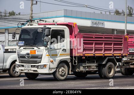 Chiangmai, Thaïlande - janvier 19 2021 : camion-remorque de la compagnie Thanachai. Sur la route n°1001, à 8 km de la ville de Chiangmai. Banque D'Images