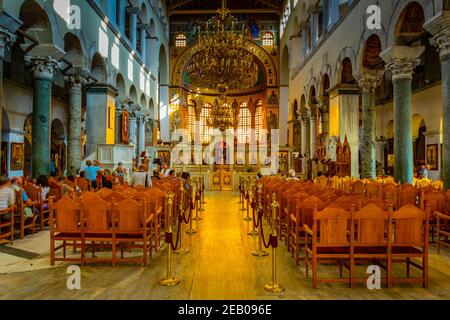 THESSALONIQUE, GRÈCE, 8 SEPTEMBRE 2017 : intérieur de l'église d'Agios Dimitrios à Thessalonique, Grèce Banque D'Images