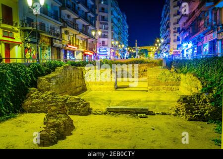 THESSALONIQUE, GRÈCE, 8 SEPTEMBRE 2017 : vue de nuit du Dim. Boulevard Gounari à Thessalonique, Grèce Banque D'Images