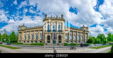 HANOVRE, ALLEMAGNE, 28 AVRIL 2018 : vue sur le landesmuseum à Hanovre, Allemagne Banque D'Images