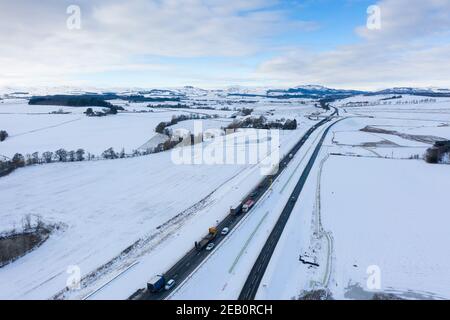 Bankfoot, Perthshire, Écosse, Royaume-Uni. 11 févr. 2021. Vue aérienne du site de construction du projet de modernisation de l'A9 entre Luncarty et le col de Birnam. Cette section de l'A9 sera mise à niveau vers la voie à double voie et devrait être terminée d'ici l'hiver 2021. Le dernier Plan d’investissement dans les infrastructures (PII) du gouvernement écossais ne s’engage pas à terminer le dualling de toute la longueur de l’A9 d’ici 2025 comme prévu à l’origine.Iain Masterton/Alay Live news Banque D'Images