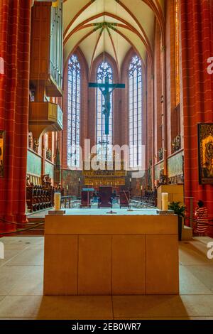 FRANCFORT, ALLEMAGNE, 18 AOÛT 2018 : intérieur de la cathédrale impériale de Saint Bartholomew à Francfort, Allemagne Banque D'Images