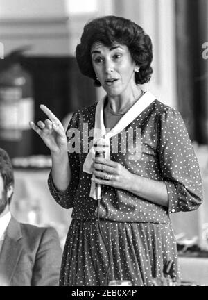 ST ALBANS - ANGLETERRE 89: Edwina Currie donne un discours à Sopret House, St Albans, Hertfordshire, Angleterre en 1989. Photo de Gary Mitchell Banque D'Images