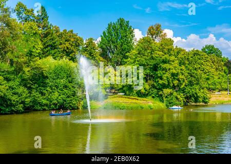 WIESBADEN, ALLEMAGNE, 17 AOÛT 2018 : vue sur Kurpark à Weisbaden, Allemagne Banque D'Images