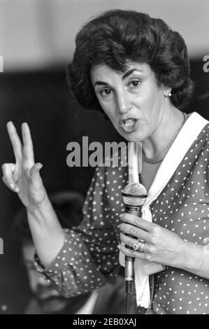 ST ALBANS - ANGLETERRE 89: Edwina Currie donne un discours à Sopret House, St Albans, Hertfordshire, Angleterre en 1989. Photo de Gary Mitchell Banque D'Images