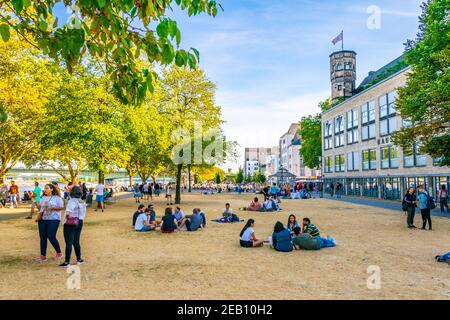 COLOGNE, ALLEMAGNE, 11 AOÛT 2018 : promenade Riverside à Cologne, Allemagne Banque D'Images