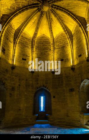 VILLENEUVE-LES-AVIGNON, FRANCE, 22 JUIN 2017 : intérieur du fort Saint-André à Avignon, France Banque D'Images