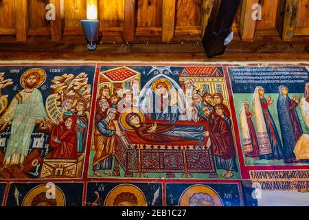 PEDOULAS, CHYPRE, 22 AOÛT 2017 : intérieur de l'église de l'Archange Michael dans le village de Pedoulas sur Chypre Banque D'Images