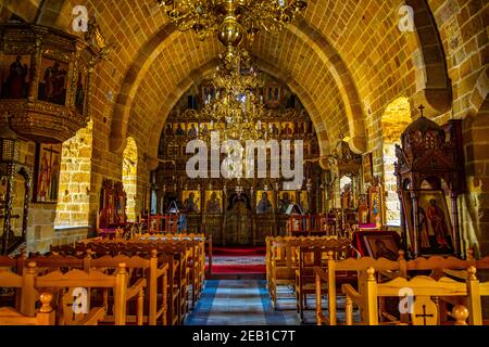 NICOSIE, CHYPRE, 23 AOÛT 2017 : intérieur de l'église d'Agios Antonios à Nicosie, Chypre Banque D'Images