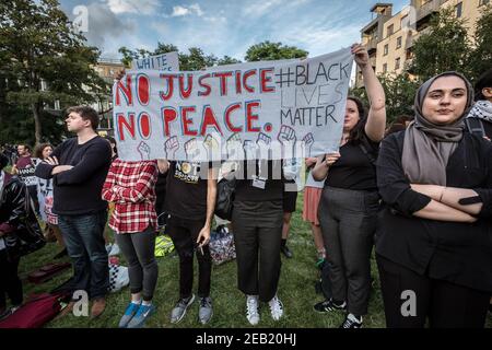 Black Lives Matter Shutdown manifestation et rassemblement dans le parc Altab Ali, à l'est de Londres, lors d'une journée nationale d'action à travers le pays, au Royaume-Uni. Banque D'Images