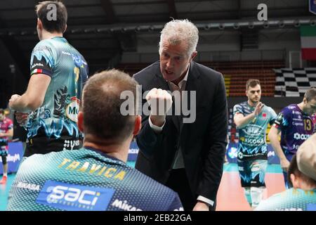 Pérouse, Italie. 11 février 2021. Pérouse, Italie, PalaEvangelisti, 11 février 2021, heynen Vital (entraîneur sir safety conad perugia) pendant les tournées VB vs Sir Sicoma Monini Perugia - CEV Champions League volley-ball Match Credit: Loris Cerquiglini/LPS/ZUMA Wire/Alay Live News Banque D'Images