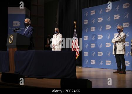 Bethesda, États-Unis. 11 février 2021. Le président Joe Biden s'entretient avec le personnel des National Institutes of Health le jeudi 11 février 2021 à Bethesda, Maryland. Photo d'Oliver Contreras/UPI crédit: UPI/Alay Live News Banque D'Images