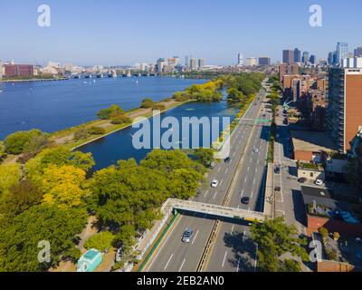 Charles River Esplanade et Storrow Lagoon vue aérienne sur Charles River entre la ville de Cambridge et Boston, Massachusetts ma, États-Unis. Banque D'Images