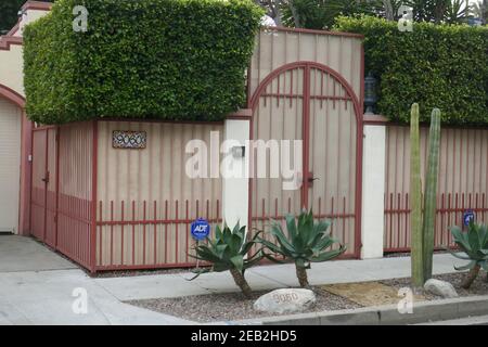 West Hollywood, Californie, États-Unis 11 février 2021 UNE vue générale de l'atmosphère de l'ancienne maison/maison de la chanteuse Dolly Parton et actrice Natalie Wood au 9069 Harland Avenue le 11 février 2021 à West Hollywood, Californie, États-Unis. Photo par Barry King/Alay stock photo Banque D'Images