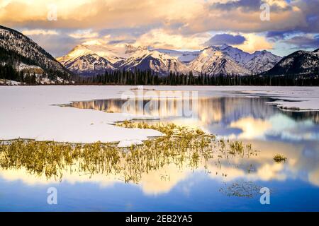 Lacs Vermilion dans le parc national Banff en hiver, Alberta, Canada Banque D'Images