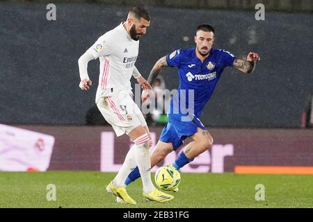 Karim Benzema (l) du Real Madrid et Erick Cabaco de Getafe CF lors du match de la Liga Real Madrid v Getafe le 9 février 2021 à Madrid, Espagne. Photo par Acero/AlterPhotos/ABACAPRESS.COM Banque D'Images