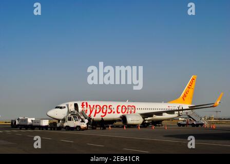 Nicosie du Nord, Chypre du Nord. Mai 2019. Pegasus Airlines sur le point d'embarquer de l'aéroport international d'Ercan. Copier l'espace. Banque D'Images