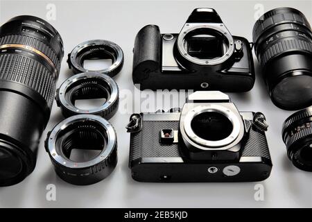 film, appareil photo, bande, cinéma, blanc, film, arrière-plan, isolé, bobine, numérique, négatif, blanc, rétro, cadre, bande de film, équipement, image, entertai Banque D'Images