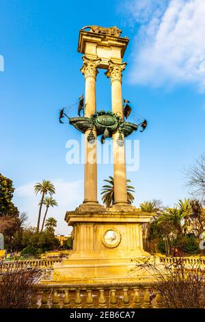 Mémorial de Christophe Colomb dans le jardin de Murillo à Séville, Andalousie, Espagne Banque D'Images