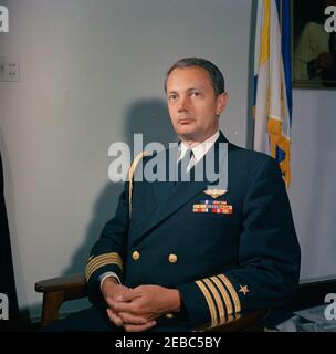 Aide navale au Président Capitaine Tazewell T. Shepard, Jr. (Photos de portrait). L'aide navale au président, le capitaine Tazewell T. Shepard, Jr., pose un portrait. Bureau de l'aide navale, Maison Blanche, Washington, D.C. Banque D'Images