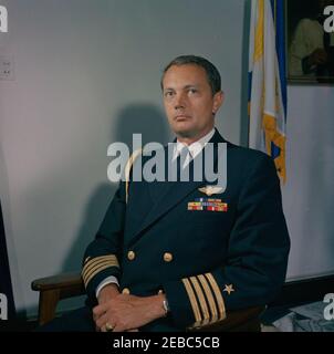 Aide navale au Président Capitaine Tazewell T. Shepard, Jr. (Photos de portrait). L'aide navale au président, le capitaine Tazewell T. Shepard, Jr., pose un portrait. Bureau de l'aide navale, Maison Blanche, Washington, D.C. Banque D'Images