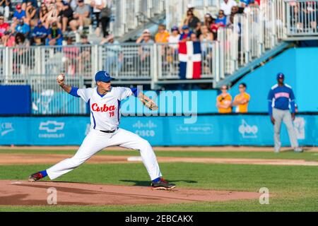 Toronto Panam Baseball 2015-Cuba vs République dominicaine: Lazaro Blanco gagne son deuxième match dans l'événement. Cuba a battu la République dominicaine de 9 à 5 Banque D'Images