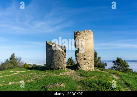 Vue sur les ruines du château de Medina-Sidonia in Andalousie Banque D'Images