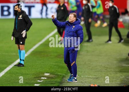 Séville, Espagne. 10 février 2021. Ronald Koeman (Barcelone) football : match 'Copa del Rey' espagnol entre Séville FC 2-0 FC Barcelone à l'Estadio Ramon Sanchez-Pizjuan à Séville, Espagne . Crédit: Mutsu Kawamori/AFLO/Alay Live News Banque D'Images