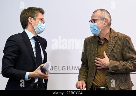 Vice-premier ministre et ministre de l'économie et du travail Pierre-Yves Dermagne Et vice-premier ministre et ministre de la Santé publique et des Affaires sociales Frank Banque D'Images