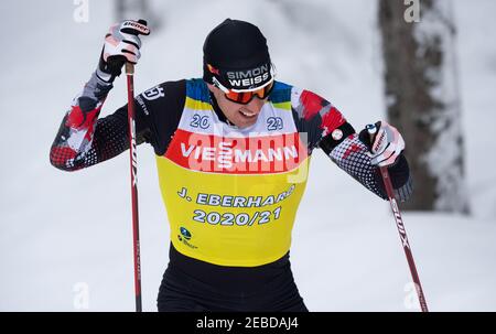 Pokljuka, Slovénie. 11 février 2021. Biathlon : coupe du monde/Championnats du monde, entraînement pour hommes. Julian Eberhard d'Autriche en action. Credit: Sven Hoppe/dpa/Alay Live News Banque D'Images