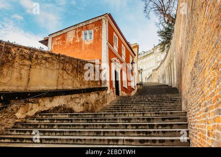 Vieux Château Escaliers le jour ensoleillé, Prague, République Tchèque.magnifique panorama spectaculaire des bâtiments historiques.romantique chemin en haut de la ville de Lesser Banque D'Images