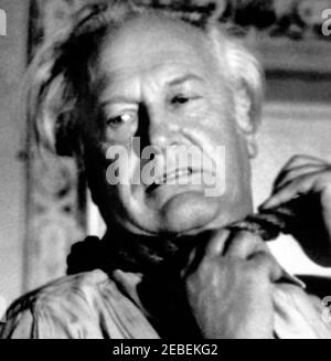 Curd Jurgens, Chef et épaules Portrait de la publicité pour le film d'horreur d'anthologie britannique, 'Vault of Horror', 20th Century-Fox, Cinerama Revergationery Corporation, 1973 Banque D'Images