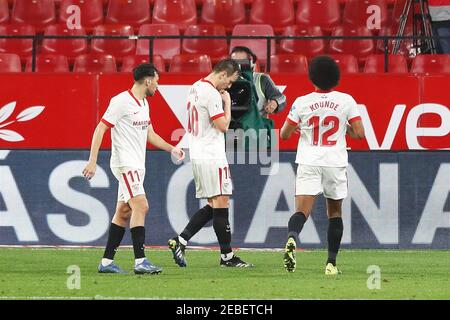 Séville, Espagne. 10 février 2021. Ivan Rakitique (Sevilla) football : Rakitique célébrer après son but lors du match espagnol 'Copa del Rey' entre Sevilla FC 2-0 FC Barcelone à l'Estadio Ramon Sanchez-Pizjuan à Séville, Espagne . Crédit: Mutsu Kawamori/AFLO/Alay Live News Banque D'Images