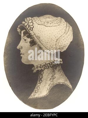 Dessin d'une femme de l'époque Regency portant une calotte ou un bonnet qui épousa des femmes et des femmes à la fois portaient à l'intérieur, encolure haute, Royaume-Uni vers 1810, 1815 Banque D'Images