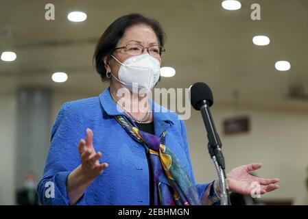 Washington, États-Unis. 12 février 2021. Le sénateur Mazie Hirono, D-Hawaii, est vu dans le métro du Capitole au Capitole des États-Unis à Washington, DC, le vendredi 12 février 2021. L'équipe juridique de l'ancien président Donald Trump commence aujourd'hui à se défendre. Photo de Leigh Vogel/UPI crédit: UPI/Alay Live News Banque D'Images