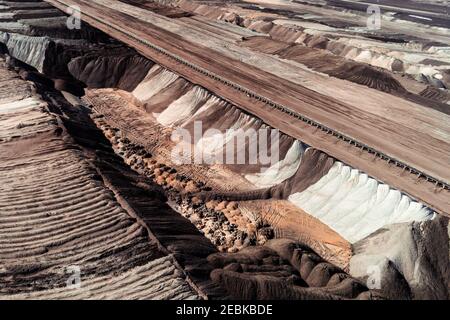 Photo aérienne des textures de sable dans une mine de charbon ouverte Gartzweiler Banque D'Images