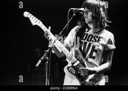 Courtney Barnett et son groupe se sont mis en scène sur scène à Le O2 Forum à Londres Banque D'Images