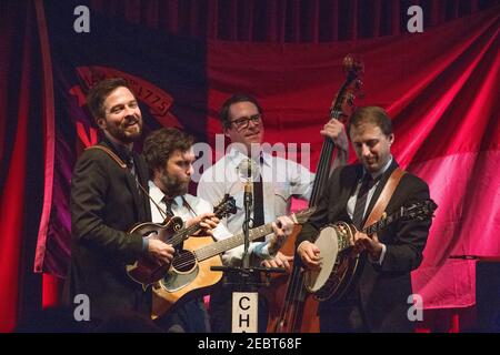 Groupe de Bluegrass Chatham County Line en direct sur scène au Bush Hall de Londres (de gauche à droite : John Teer, Dave Wilson, Greg Readling, Chandler Holt) Banque D'Images