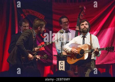 Groupe de Bluegrass Chatham County Line en direct sur scène au Bush Hall de Londres (de gauche à droite : John Teer, Chandler Holt, Greg Readling, Dave Wilson) Banque D'Images