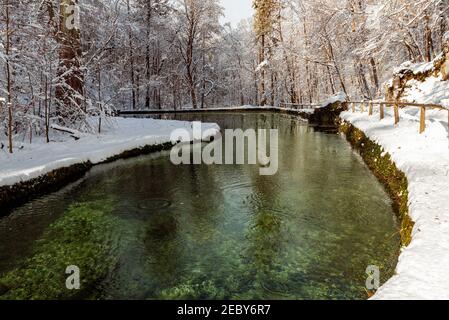 Paysage d'hiver dans la vallée de Szalajka Hongrie. Paysage incroyable dans le parc national de Bukk près de Miskolc City. À côté de la ville de Lillafured. Belle vue Banque D'Images