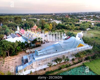 SOC Trang province, Vietnam - 6 février 2021 : le plus grand Bouddha couché du Vietnam à la Pagode SomRong dans la province de SOC Trang, Vietnam Banque D'Images