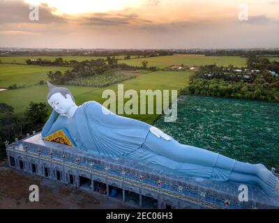 SOC Trang province, Vietnam - 6 février 2021 : le plus grand Bouddha couché du Vietnam à la Pagode SomRong dans la province de SOC Trang, Vietnam Banque D'Images