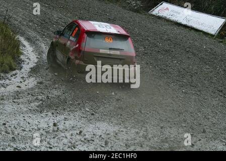 CHAMPIONNAT DU MONDE DE RALLYE 2006, LA JAMBE BRITANNIQUE A COURU DANS LA FORÊT DE BRECHFA PRÈS DE CARMARTHEN DANS L'OUEST DU PAYS DE GALLES Banque D'Images