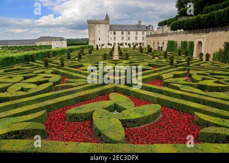 Château de Villandry, Vallée de la Loire, France. Le château de la renaissance tardive est plus célèbre pour ses jardins restaurés, créés à partir de conceptions du XVIe siècle. Banque D'Images