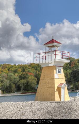 Une scène verticale du phare de Lion's Head en Ontario, au Canada Banque D'Images