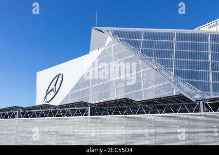 Atlanta, Etats-Unis - 18 janvier 2021 : vue sur le stade Mercedes Benz dans la ville d'Atlanta, GA Banque D'Images