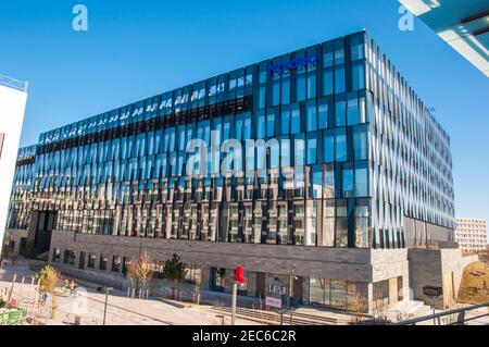 Copenhague Danemark - mars 18. 2018: Immeuble de bureaux moderne dans le quartier d'Orestad à Copenhague Banque D'Images