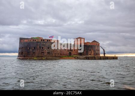 Fort empereur Alexandre Ier ou fort de Plague dans le golfe de Finlande de la mer Baltique. Forteresse de la mer à Kronstadt, Russie Banque D'Images